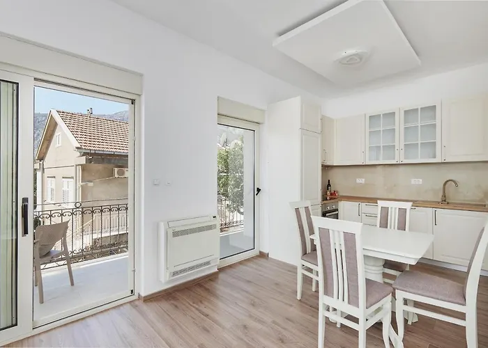 Stanisic Family Apartments
